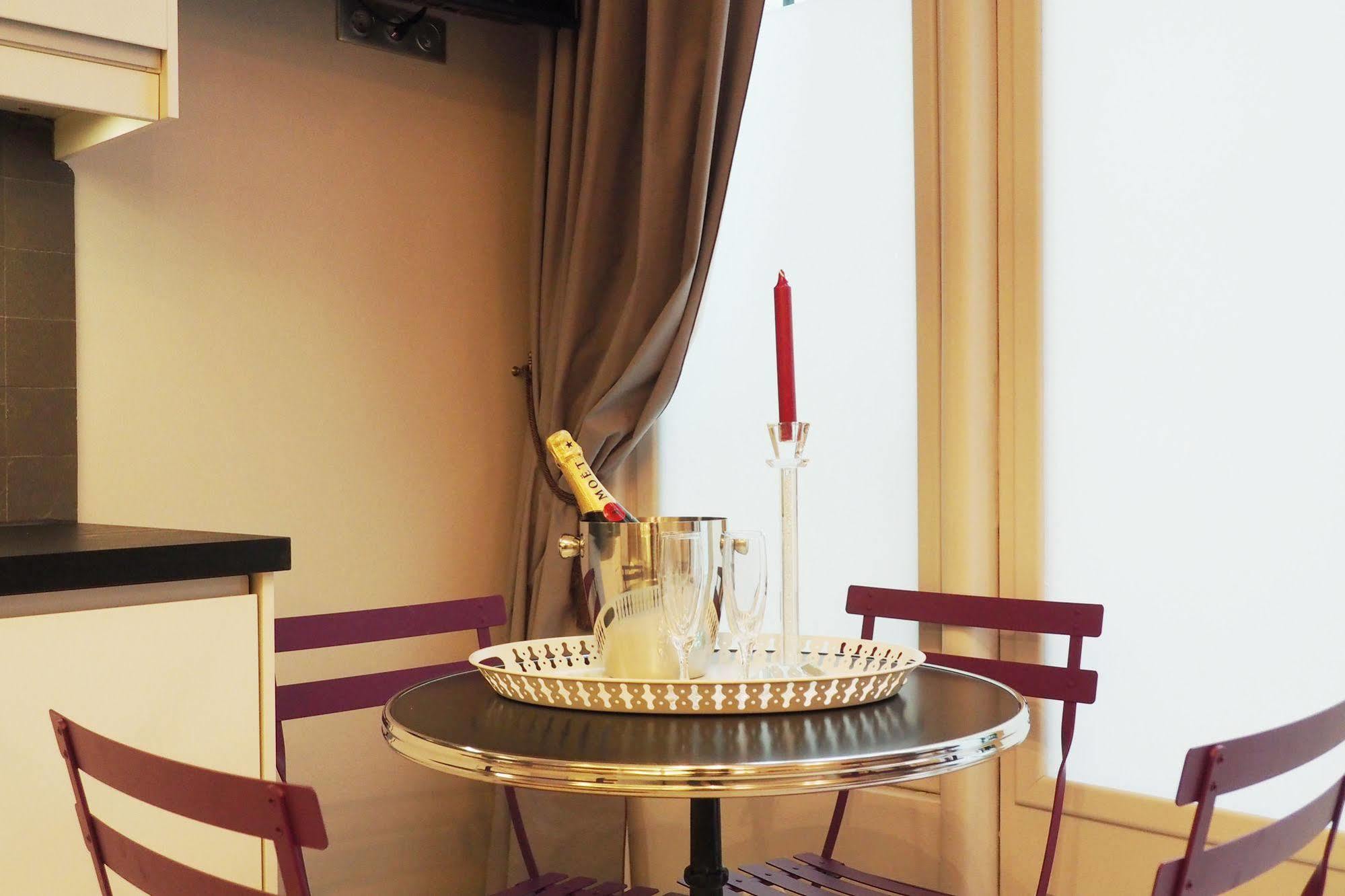 Palais Royal Chicsuites Paris Exterior photo