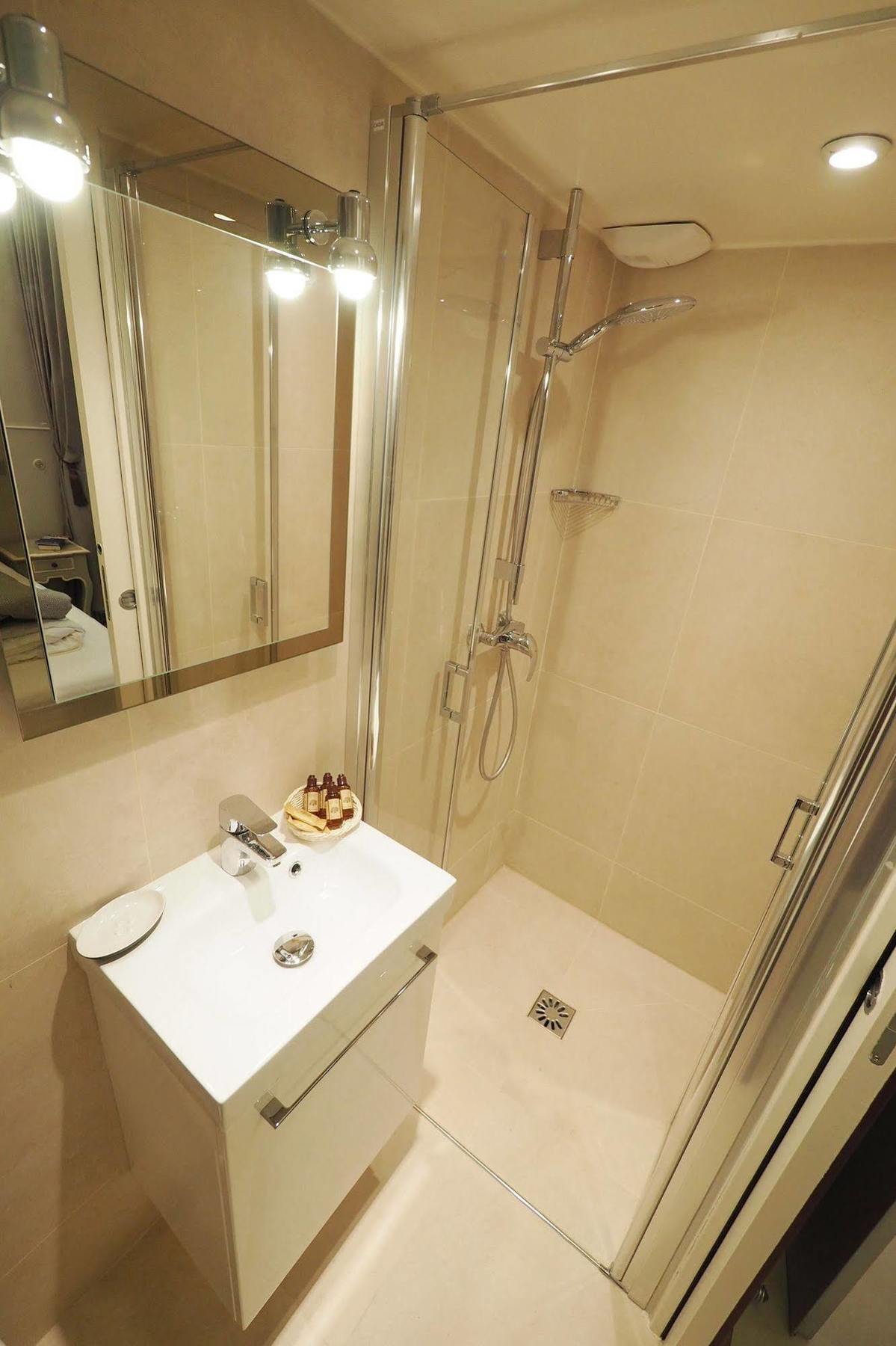 Palais Royal Chicsuites Paris Exterior photo